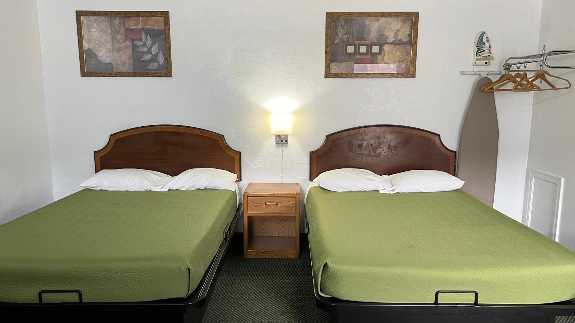 Relax Inn Altoona Eksteriør billede